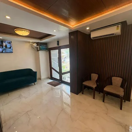 Hotel Royal Luxe - Us Consulate, Apollo Hospital, Sankara Natralya-3