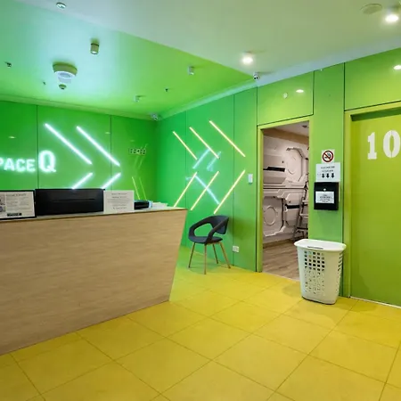Space Q Capsule Hotel-3