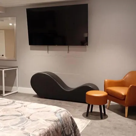 Rose Hotel Near Yankee Stadium-2