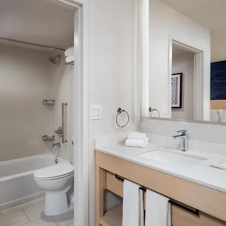Hyatt Place Fort Lauderdale Cruise Port & Convention Center - Newly Renovated-3