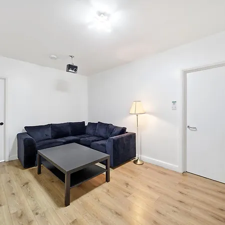 3 Persons Room, 1Min Walk From South Wimbledon Station-2