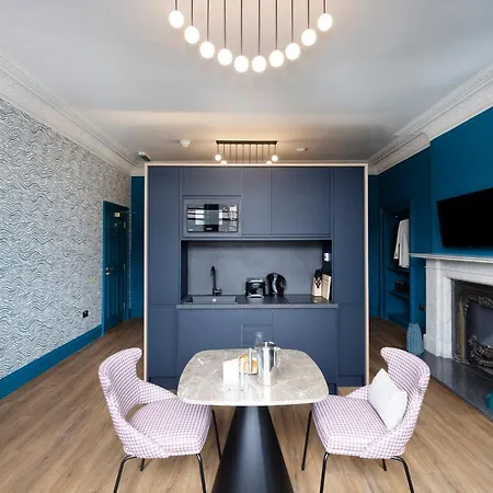 30 Castle Street Aparthotel-3
