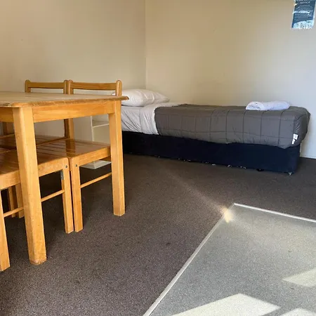 Camellia Court Family Motel-2