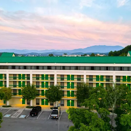 Quality Inn Near The Island Pigeon Forge-3