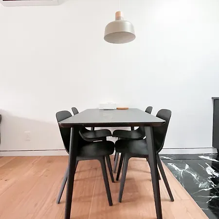 Ample And Cozy Stay In Brooklyn-3