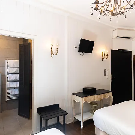 Hotel De L'Avre-3