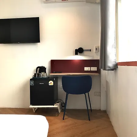 Beige Poshtels + Netflix-2