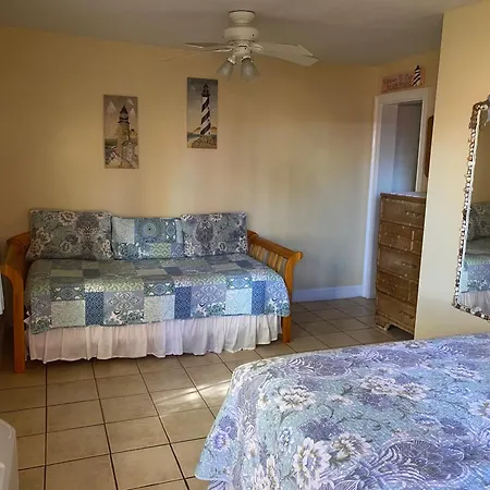 Angie'S Guest Cottage-2