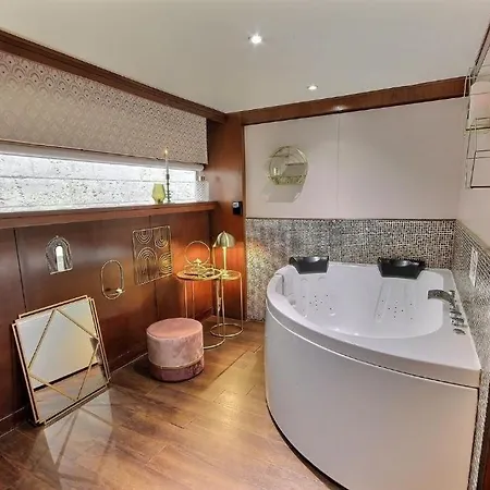 Vip Paris Yacht Hotel & Spa-3