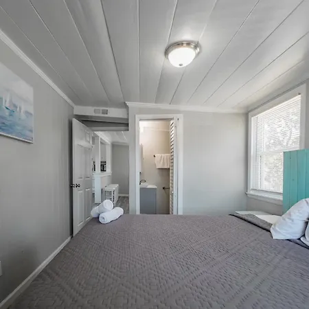 Immaculate Home With Putting Green And Private Pool! Pet Friendly 6 Bedroom- 4 Bath Duplex A&B-2