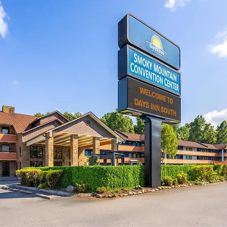 Days Inn By Wyndham Pigeon Forge South-2