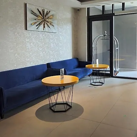 Kingsgate Hotel Al Jaddaf-2