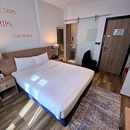 Kingsgate Hotel Al Jaddaf-3