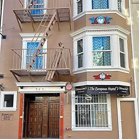 European Hostel-3