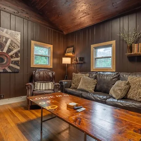 The Whiskey River Lodge-2