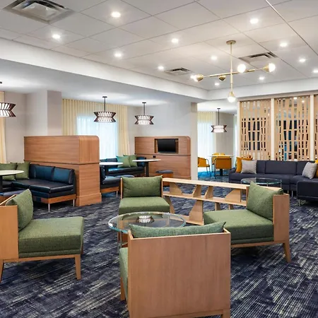 Courtyard By Marriott Toronto Airport-2