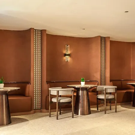 Muang Phol Hotel Bangkok Siam - Newly Renovated-3