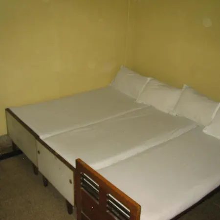 Vasantha Lodge Purasawalkam Chennai-3