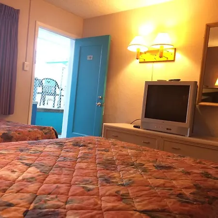 Royal Court Motel-2
