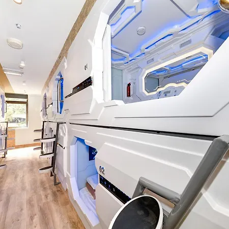 Space Q Capsule Hotel-2