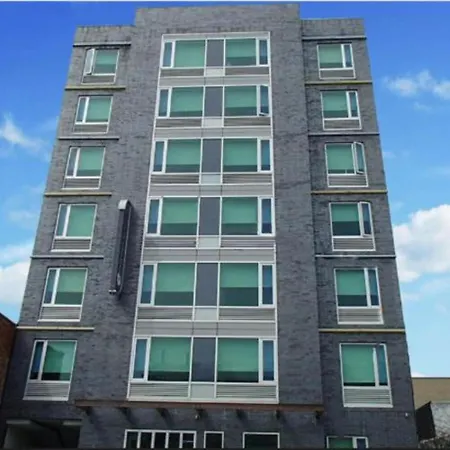 Umbrella Hotel Bronx-2