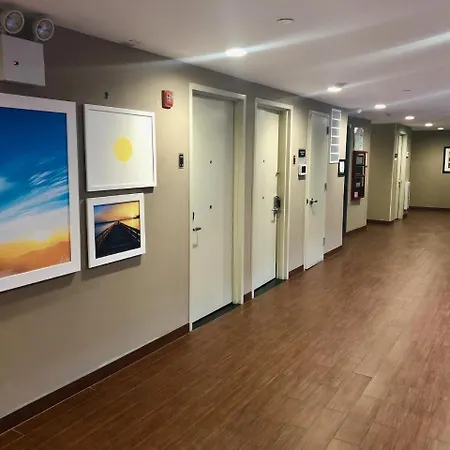 Days Inn By Wyndham Brooklyn Borough Park-2