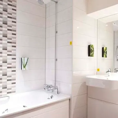 Premier Inn Edinburgh Cc York Place/St James Quarter-2