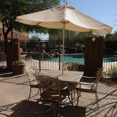 Holiday Inn Express & Suites Phoenix/Chandler-2