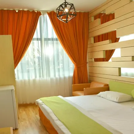 Everest International Hotel-3