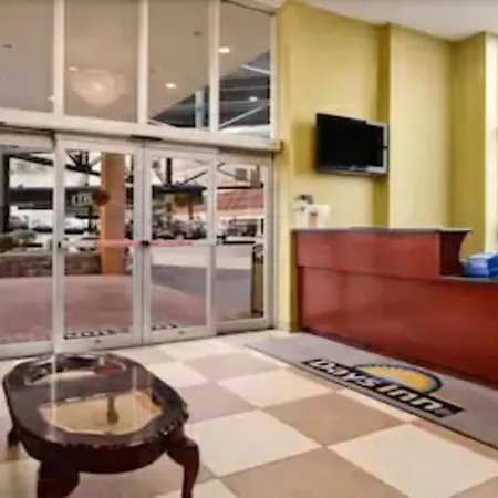 Days Inn By Wyndham Long Island City-2