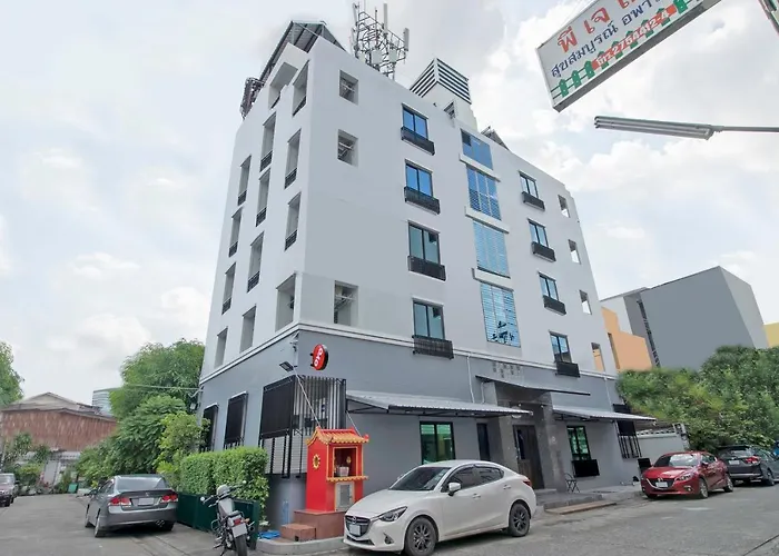 Oyo 818 Suksomboon Residence Bangkok