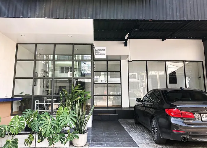 Saffron Hill Bangkok Hotel