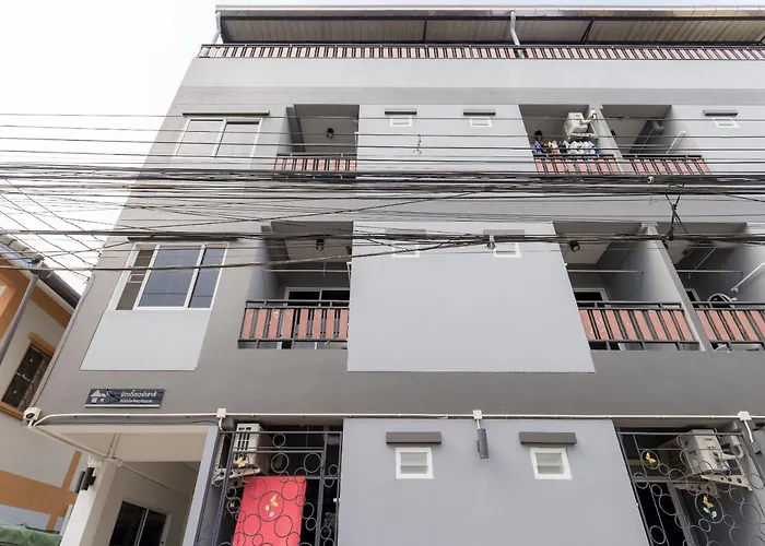 Middleway House Bangkok Hotel