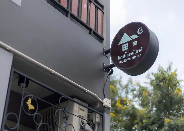 Middleway House Bangkok Hotel