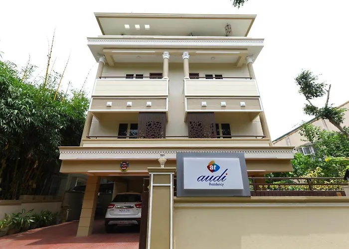 Vaccinated Staff- Oyo Flagship 475 Audi Nivas, North Usman Road Hotel Chennai