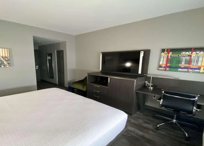 Best Western Plus City Line Hotel New York