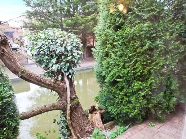 9 Bancroft Place Stratford-upon-Avon