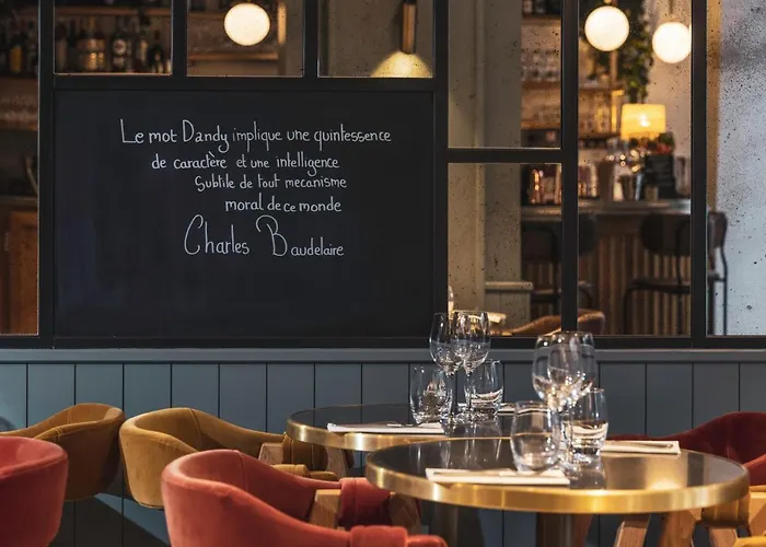 Love Hotel Avec Nuit Insolite Au Dandy Et Jacuzzi Privatise (Adults Only) Paris