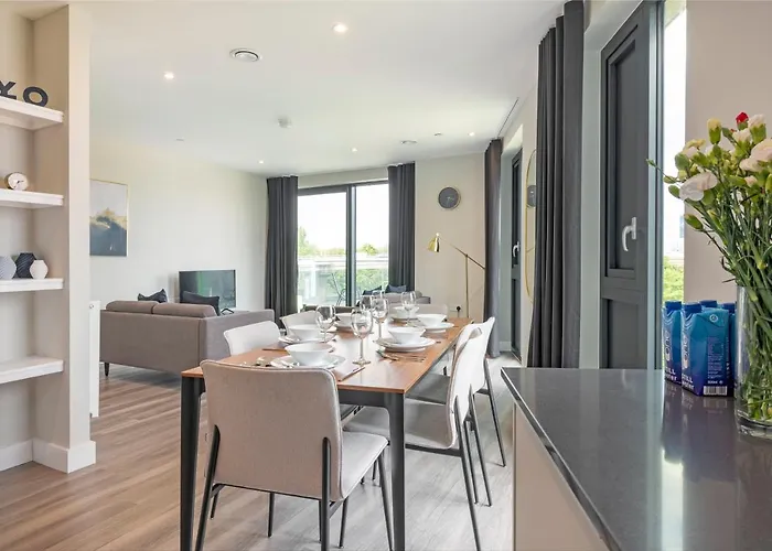 Stayo Kew Gardens London