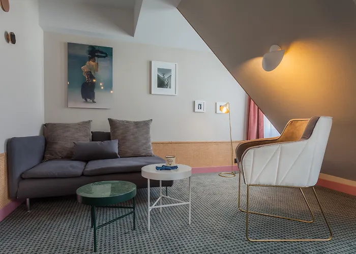 Handsome Hotel Paris