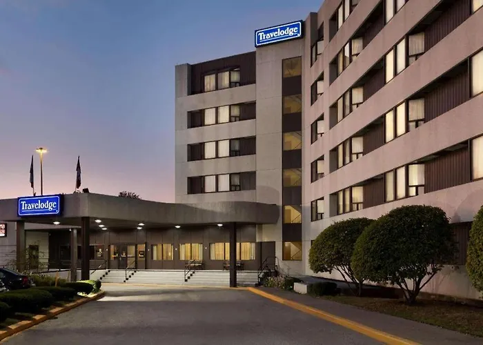 Travelodge By Wyndham Toronto East