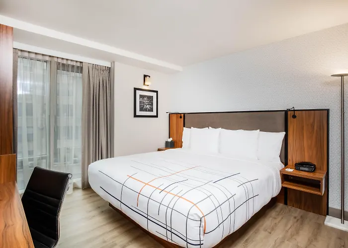 La Quinta By Wyndham Time Square South Hotel New York
