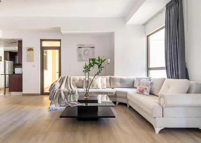 The Smart Concierge - Amwaj 4 Villa Dubai