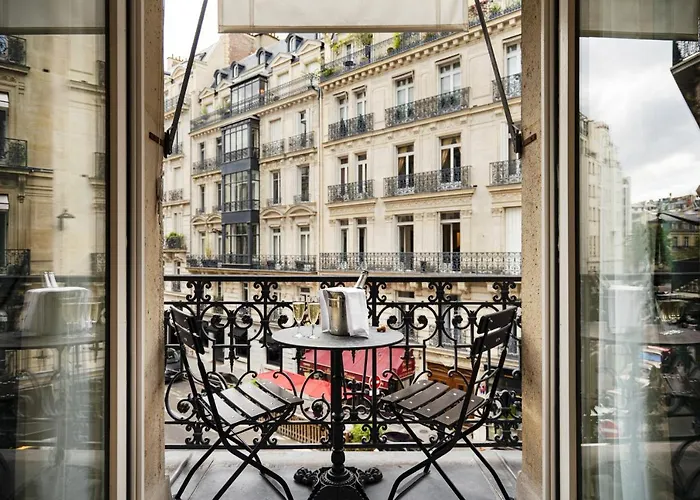 Vestay Montaigne Paris