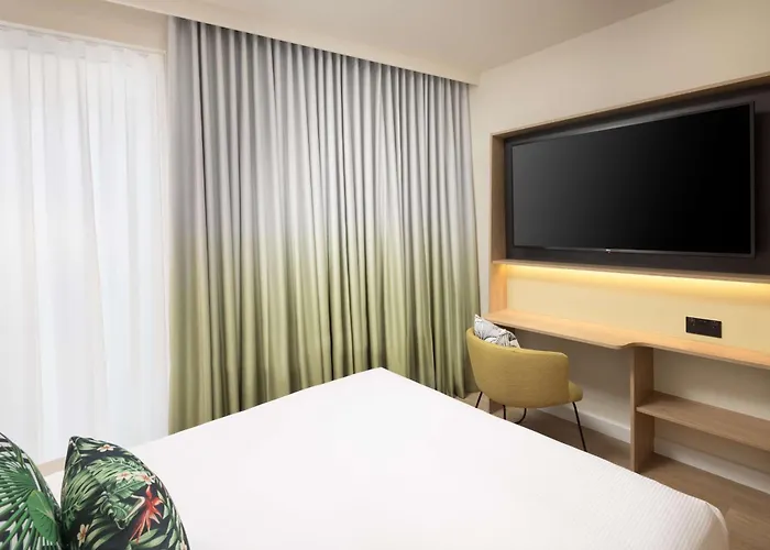 Hampton By Hilton London Old Street Hotel