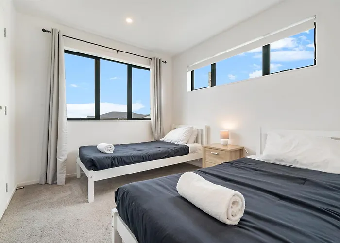 Cozy Brand New Townhouse 1 Bed & Breakfast Auckland