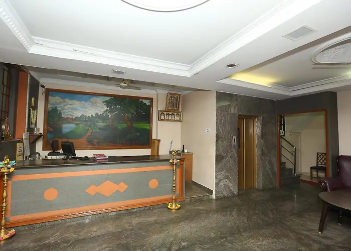 Spot On Eshi Guest House Near Pvr Cinemas Skywalk Chennai