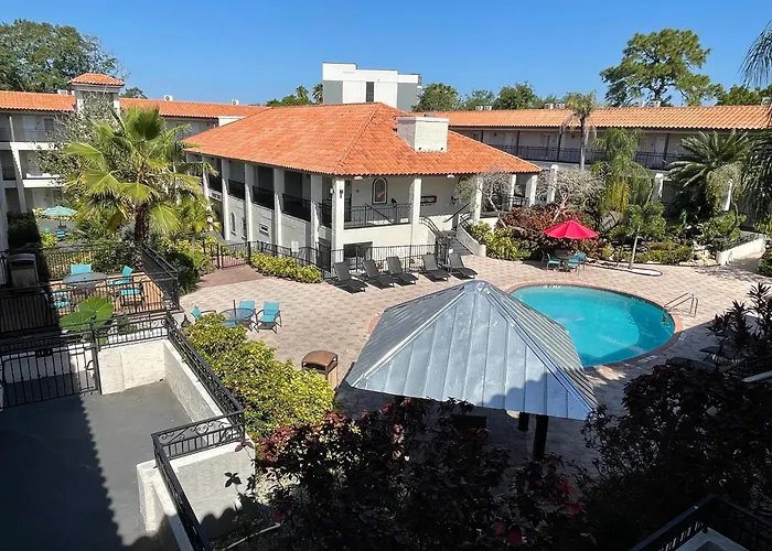Red Roof Inn Plus & Suites Tampa - Busch Gardens