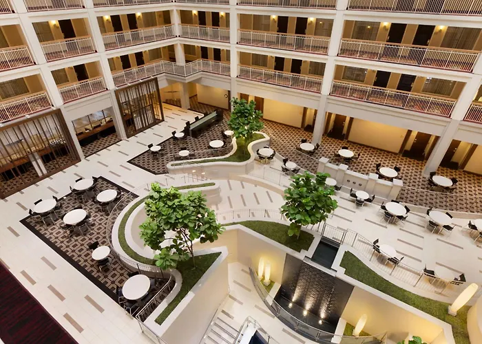 Embassy Suites Chicago - Downtown River North