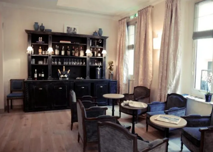 Magda Champs Elysees Paris